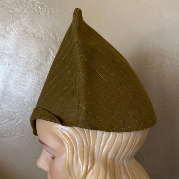 ASTOUNDING 1930s\' OLIVE GREEN FELT HAT WITH INTRICATE TOPSTITCHING & BOIW main image 12